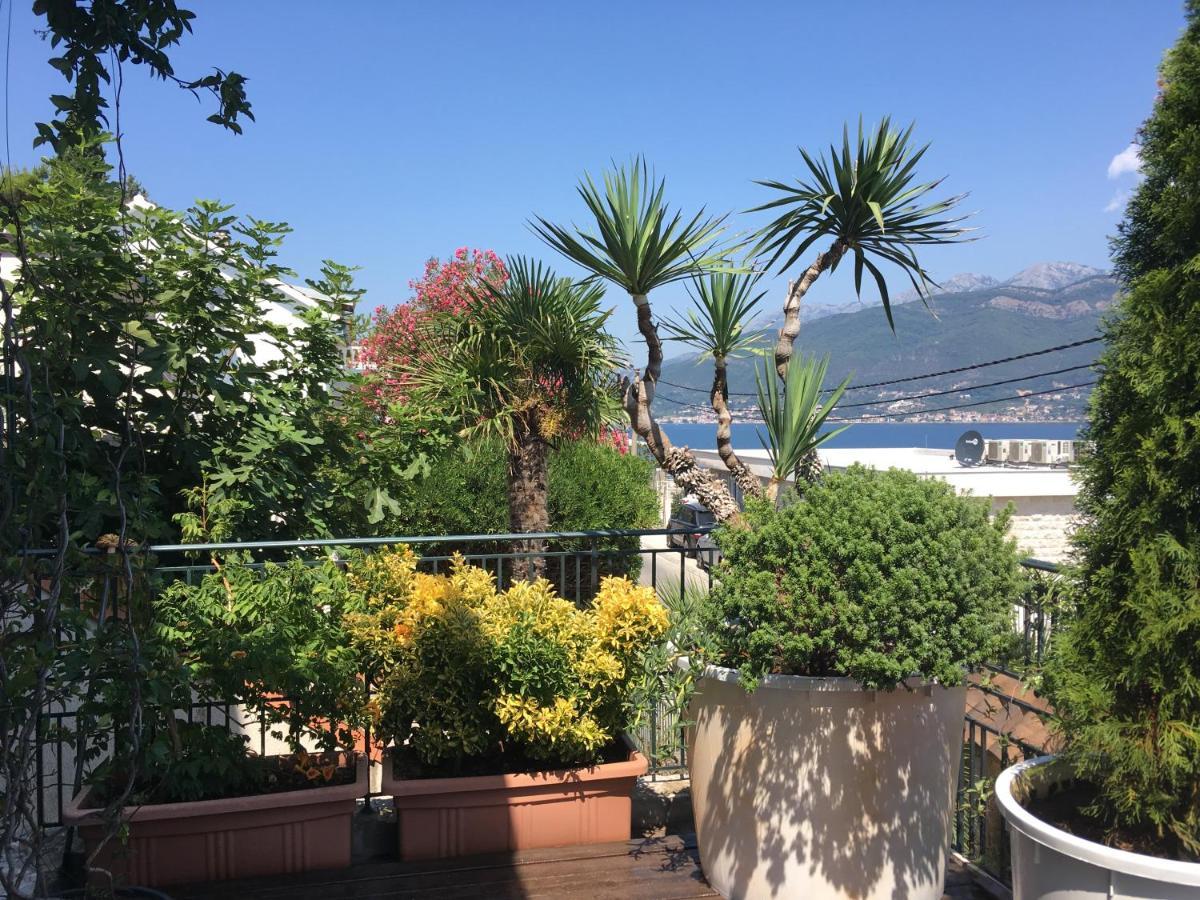Apartment Tri Kiparisa Tivat Buitenkant foto