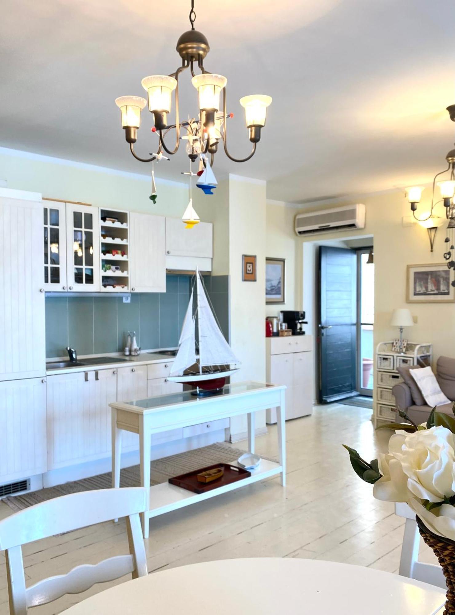 Apartment Tri Kiparisa Tivat Buitenkant foto